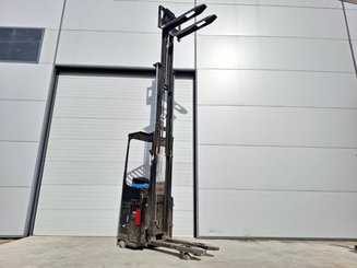 Stand-on pallet stacker Caterpillar NSR16NI