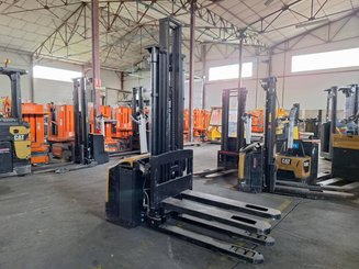 Pedestrian pallet stacker Caterpillar NSP16NI