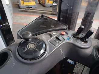 Stand-on pallet stacker Caterpillar NSR16N