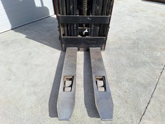Stand-on pallet stacker Caterpillar NSR16NI