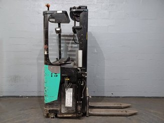 Stand-on pallet stacker Caterpillar NSR20N