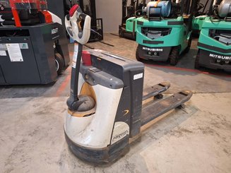 Pedestrian pallet truck Crown WP3015-1.6