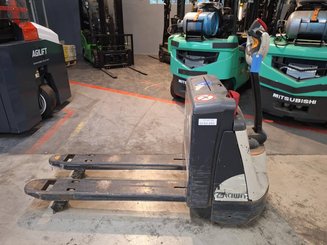 Pedestrian pallet truck Crown WP3015-1.6