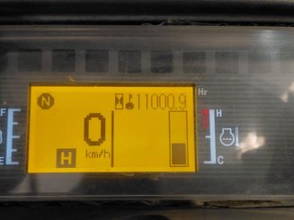 Four wheel front forklift Caterpillar GP25NTD - 10