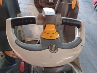 Pedestrian pallet truck Crown WT3040 2.00