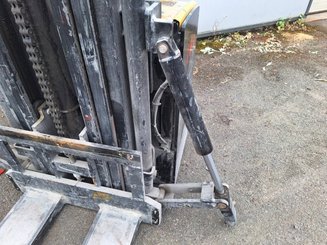Pedestrian pallet stacker Caterpillar NSP16N2