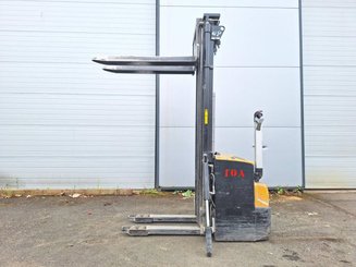 Pedestrian pallet stacker Caterpillar NSP16N2