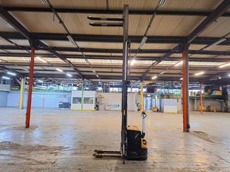 Pedestrian pallet stacker Caterpillar NSP16N2