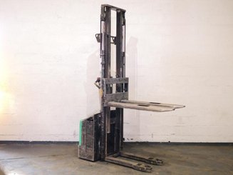 Pedestrian pallet stacker Mitsubishi SBP12N