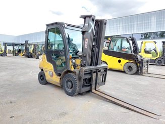 Four wheel front forklift Caterpillar GP25N2 - 1