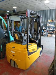 Three wheel front forklift Yale ERP15VTSWB