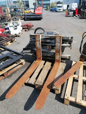 Rotating palletfork clamps - 44G-CFR-B323L R3