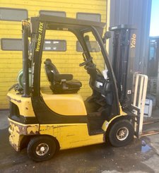 Four wheel front forklift Yale GLP18VX