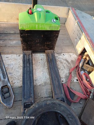 Pedestrian pallet truck Hangcha CBD15-i - 1