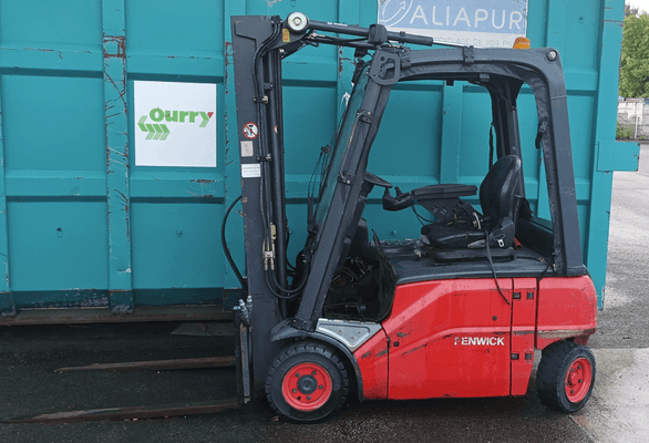 Four wheel counterbalanced forklift - E16P