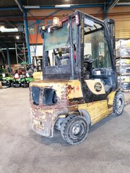 Four wheel front forklift Yale GDP25VX