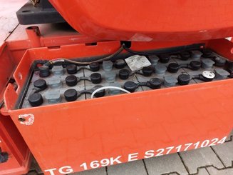 Articulated boom lift platform Manitou 170 AETJ
