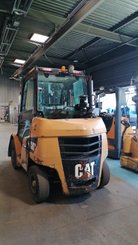 Four wheel front forklift Caterpillar DP40N - 1
