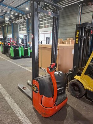 Pallet stacker Fenwick L12 - 1