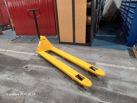 Hand pallet truck Total Source TRP0007 - 1