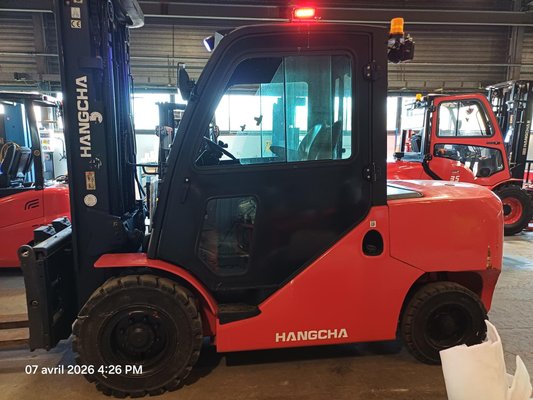 Four wheel front forklift Hangcha XF55D - 1