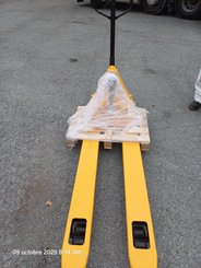Pedestrian pallet truck Total Source TRP0007 - 1