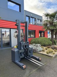 Multi-directional pallet stacker AMLIFT COMBI WR4 1500 - 1