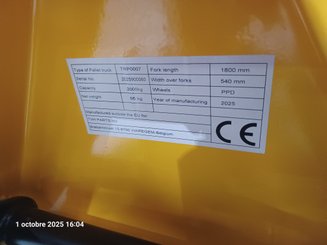 Hand pallet truck Total Source TRP0007