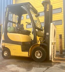 Four wheel front forklift Yale GLP18VX
