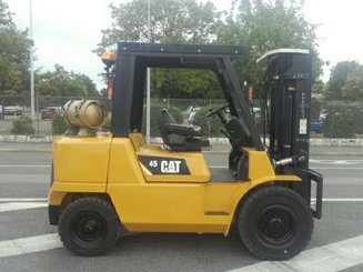Four wheel front forklift Caterpillar GP45K - 1