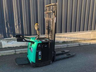 Stacker truck with folding platform Mitsubishi SBV12P