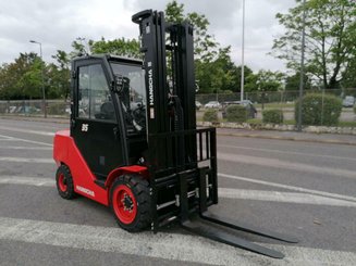 Four wheel front forklift Hangcha XF35D - 1