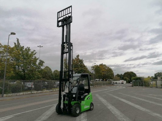Four wheel front forklift Hangcha XC25i - 1