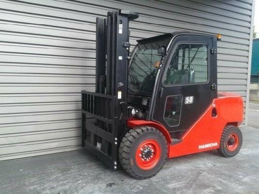 Four wheel counterbalanced forklift - XF50D