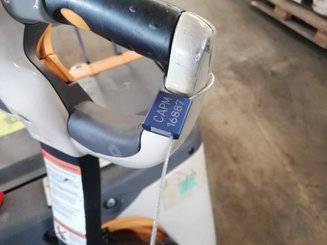 Pedestrian pallet truck Crown WP3080 - 2