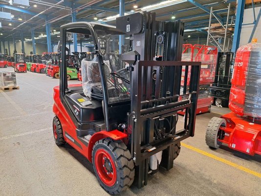 Four wheel front forklift Hangcha XF30D-2 - 1