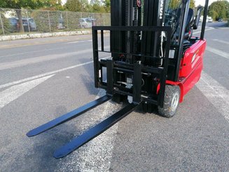 Three wheel front forklift Hangcha A3W18 - 16