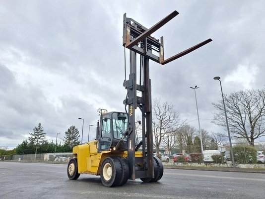 Four wheel front forklift Yale GDP140EC - 1