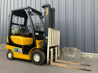 Four wheel front forklift Yale GLP18VX