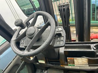 Four wheel front forklift Yale GLP35VX