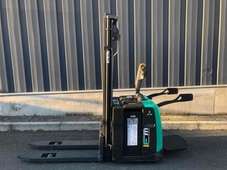 Stacker truck with folding platform Mitsubishi SBV12P