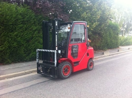 Four wheel counterbalanced forklift - XF25G