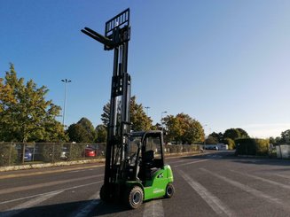 Four wheel front forklift Hangcha XC35 - 1