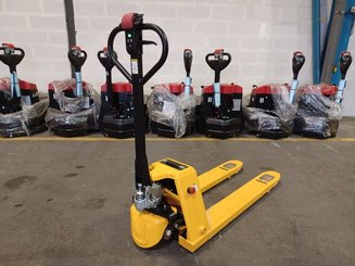 Pedestrian pallet truck Microlift P15SE