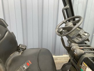 Four wheel front forklift Yale GLP18VX