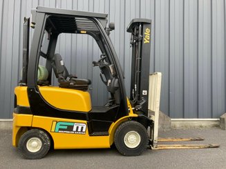 Four wheel front forklift Yale GLP18VX