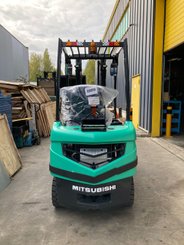 Four wheel front forklift Mitsubishi FG18N