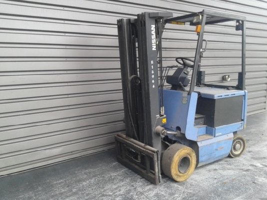 Four wheel front forklift Nissan FPO1R16U - 1