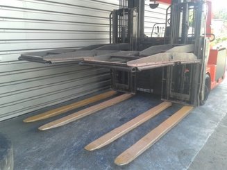Four wheel front forklift Mora EP105RK