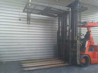 Four wheel front forklift Mora EP105RK